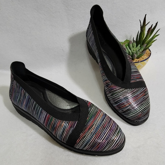 Nurture Kizzie Rainbow Strip Envelope Wedge Slip-On Shoes Size 7 - Picture 7 of 9